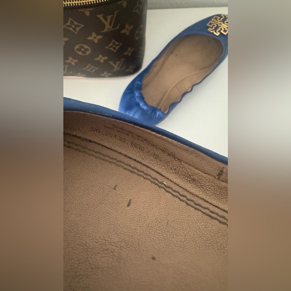 Tory Burch Blue Ballet flats with Gold Hardware - Picture 7 of 9